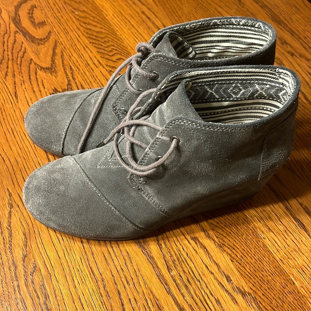 Toms wedge boots